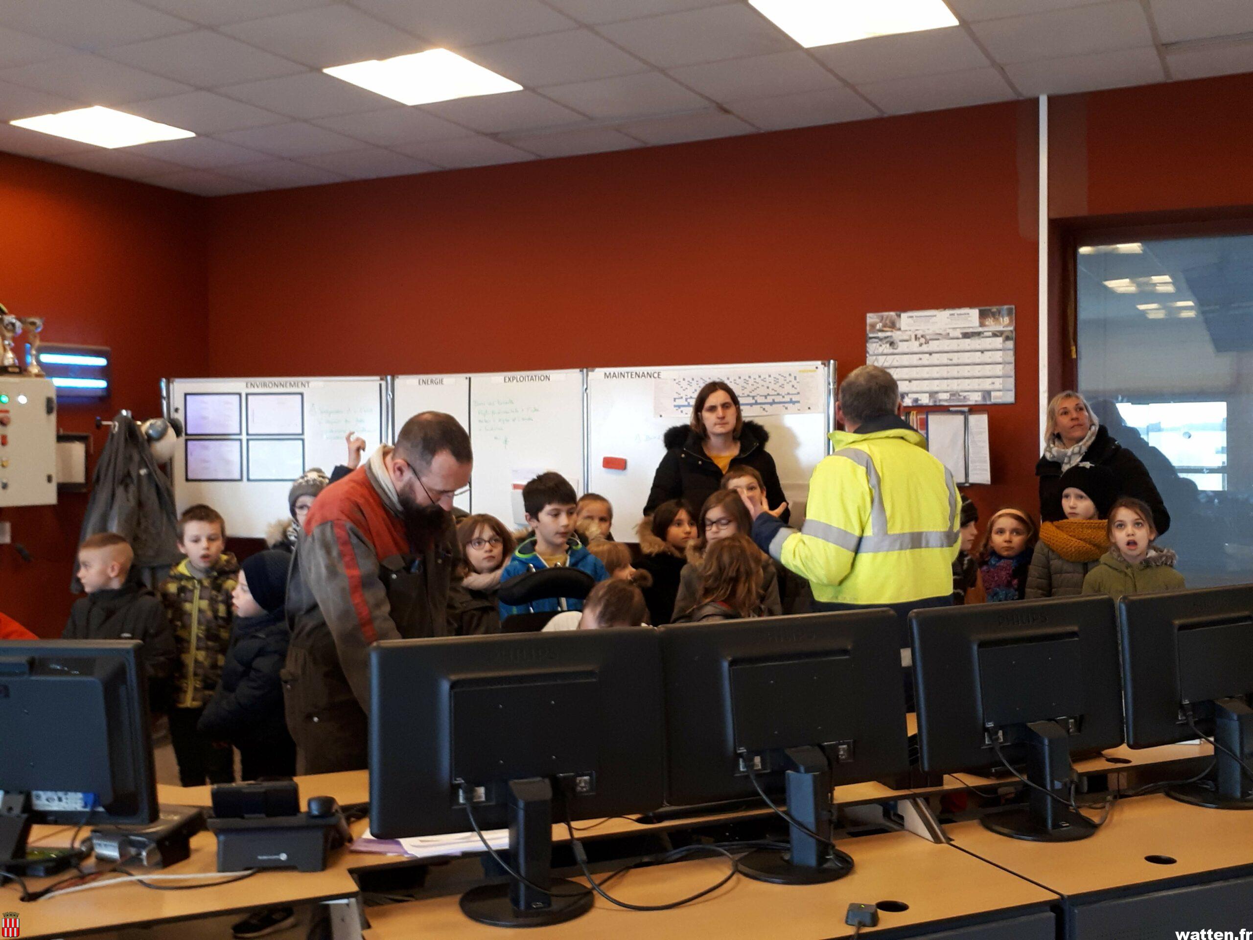 Les classes de CE1 et CE2 de l’école Fortry en visite à Flamoval à Arques