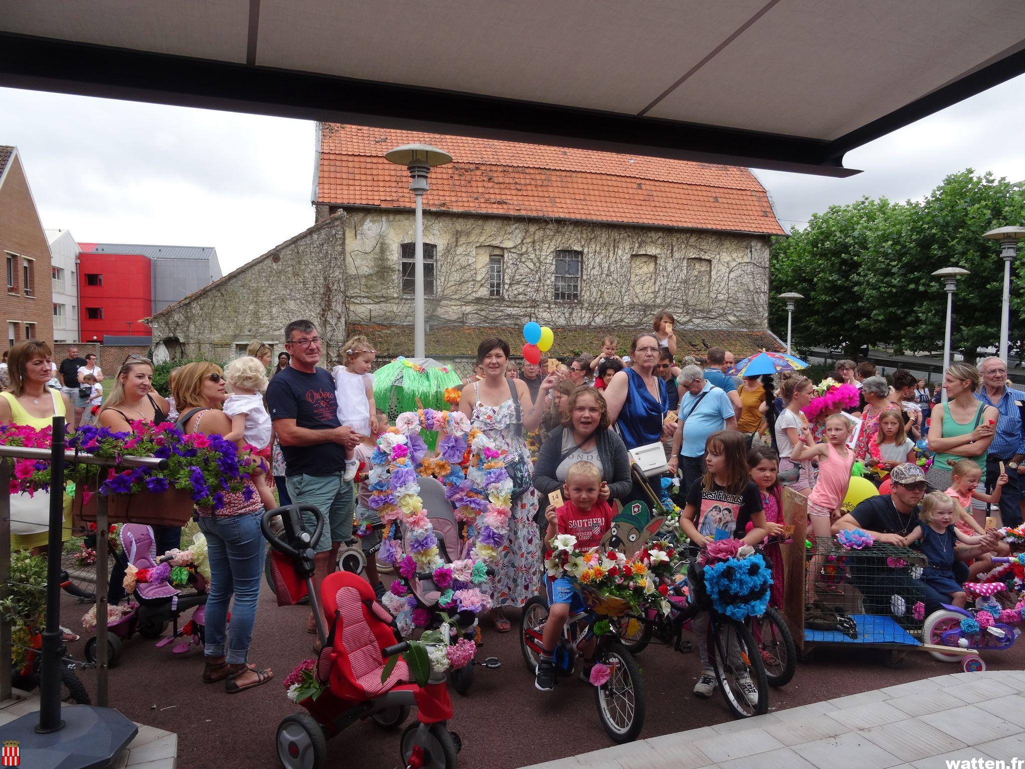 Ducasse d’août 2019: vélos fleuris, feu d’artifice et Pascal le Grand Frère invité par les forains!