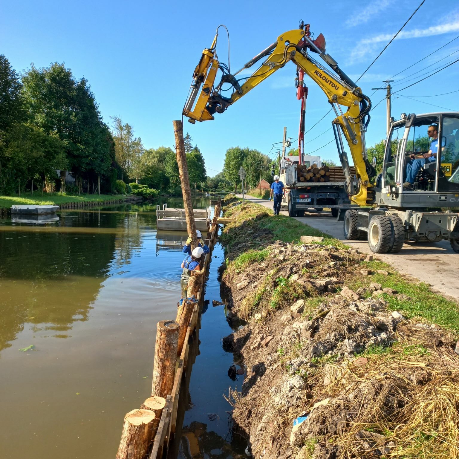 Des travaux de renfort des berges de la Houlle par VNF